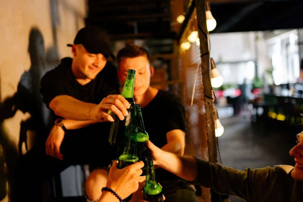 威而鋼配酒可以嗎?藥師完整解析酒精與壯陽藥交互作用、風險與正確飲酒建議 10 tw30 cover 0810